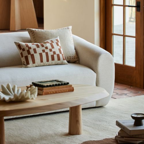 Lulu-and-Georgia_01_LivingRoomI_ButteRug_RodolfoCoffeeTable_Shoot-around_1_SITE-CROP_LIFESTYLE_d177e61a-cf09-44c9-87a5-40d6828cbe26